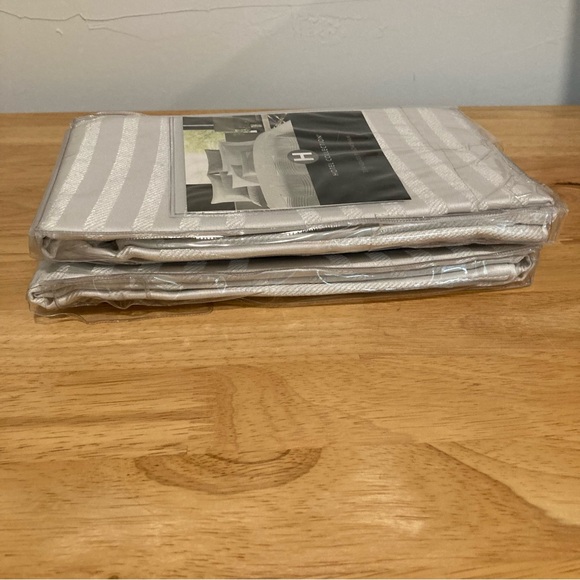 2 Standard Pillow Shams Hotel Collection Luminescent Silver New Old Stock - Picture 10 of 12